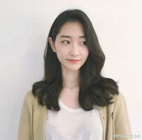 最美三七分中长发，特别彰显出女人味 ​​​​