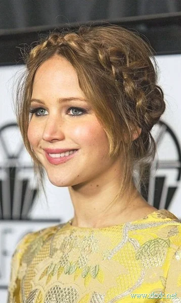 Party Hair! 简单易学女星派对发型