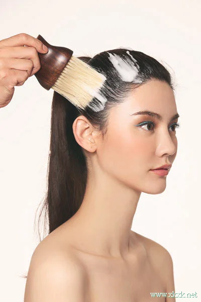 利落帅气 DIY时装周高耸马尾