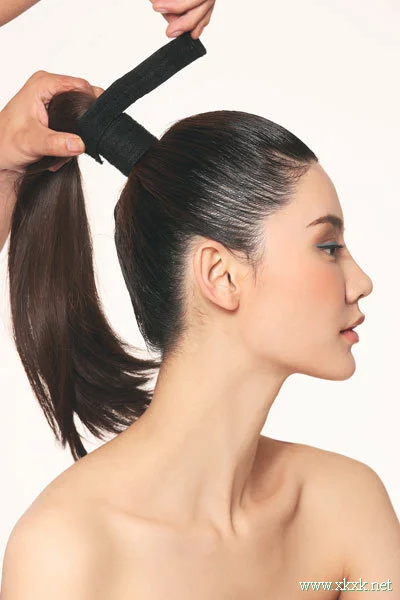 利落帅气 DIY时装周高耸马尾