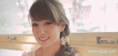 斜刘海修饰大脸 扮成乖巧萌女