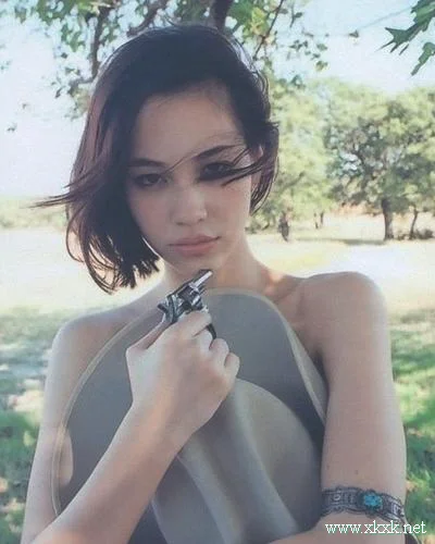  冷艳or清新 水原希子百变发型show 