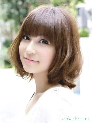 本季最吃香10款名媛范发型