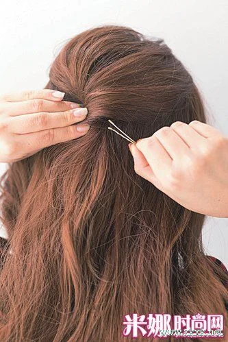 拒绝孩子气 蓬松空气感编发