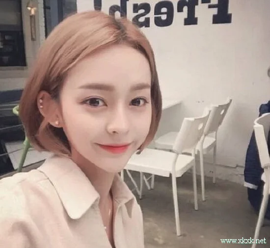 2019最美的小姐姐短发美照集