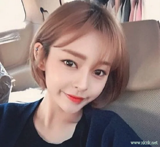 2019最美的小姐姐短发美照集