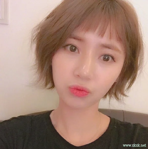 9款女生流行短发发型,可清新可优雅 