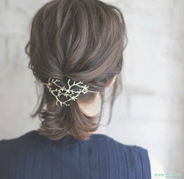 惊艳！中长发女人发饰与发型搭配示范