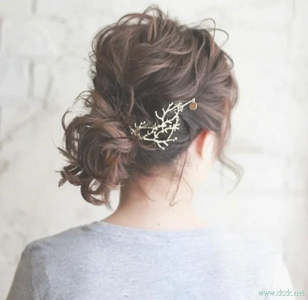 惊艳！中长发女人发饰与发型搭配示范