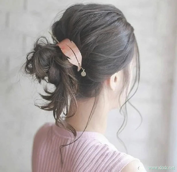 惊艳！中长发女人发饰与发型搭配示范