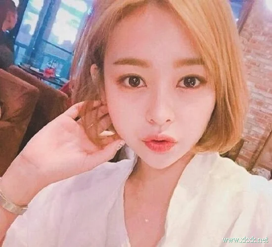 2019最美的小姐姐短发美照集