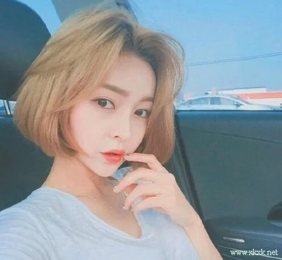 2019最美的小姐姐短发美照集