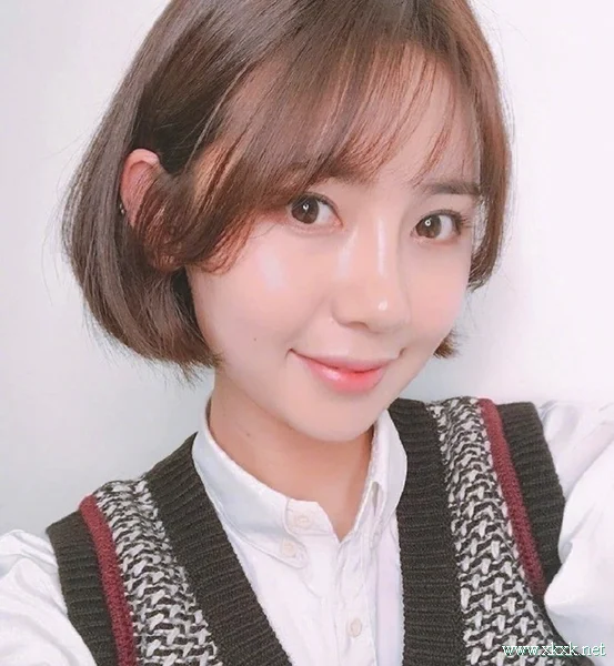 9款女生流行短发发型,可清新可优雅 