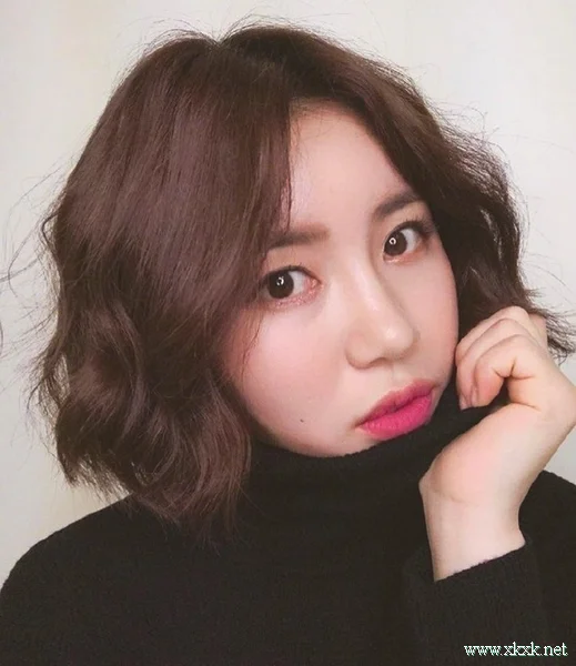 9款女生流行短发发型,可清新可优雅 