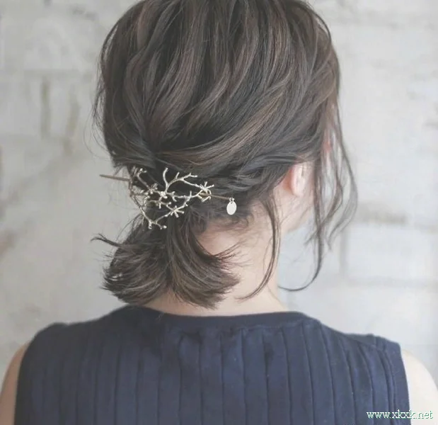 惊艳！中长发女人发饰与发型搭配示范