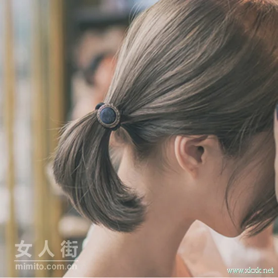 发型尴尬期，不如让漂亮的发饰来帮你