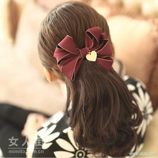 发型尴尬期，不如让漂亮的发饰来帮你