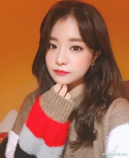 中长波浪卷发型推荐,甜美又不失女人味