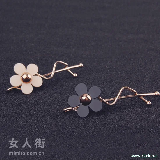 发型尴尬期，不如让漂亮的发饰来帮你