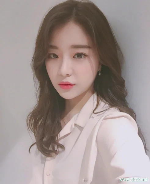 中长波浪卷发型推荐,甜美又不失女人味