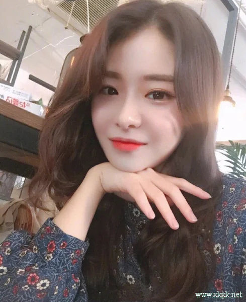 中长波浪卷发型推荐,甜美又不失女人味