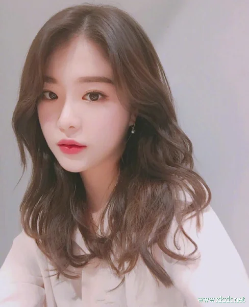 中长波浪卷发型推荐,甜美又不失女人味
