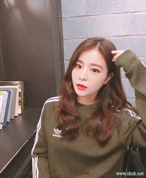 中长波浪卷发型推荐,甜美又不失女人味