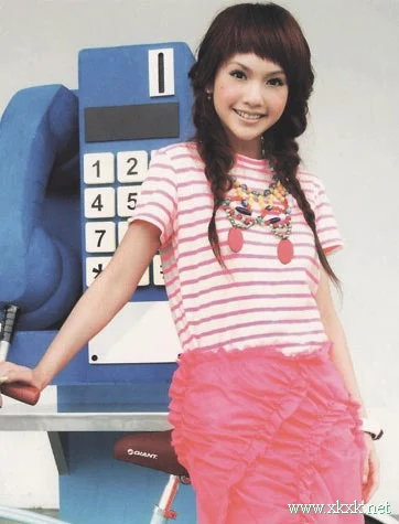 4甜美发型 让你轻松称霸姐妹淘