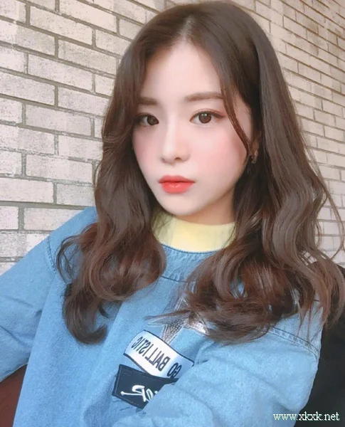 中长波浪卷发型推荐,甜美又不失女人味