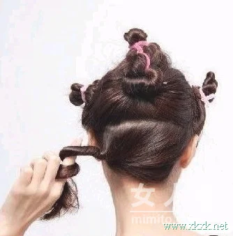 发卷+皮筋 5步做出迷人大波浪