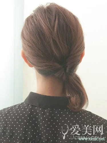DIY侧边内扣马尾 简单七步别致吸睛
