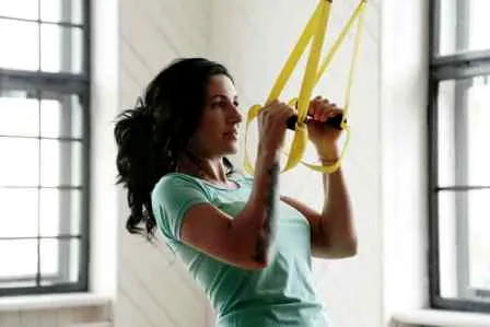 齐刘海短发编发图解 一分钟打造夏日复古风