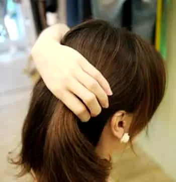 冬季异域复古盘发图解教程 DIY演绎古典魅力