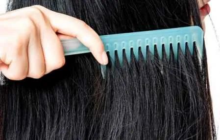 头发软化后味道怎么去 软化完头发很臭有毒吗