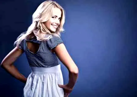 魅力发饰大比拼 初春优雅女神扮靓必备