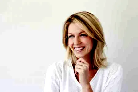 夏季甜美编发发型教程 短发也能玩花样