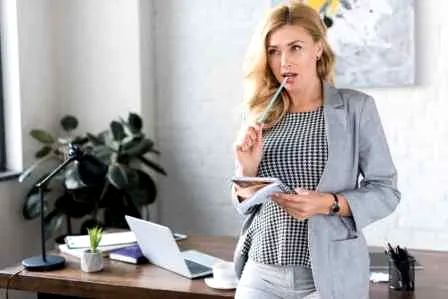 脸型与发型的完美搭配攻略 8款时尚瘦脸发型赶走大饼脸