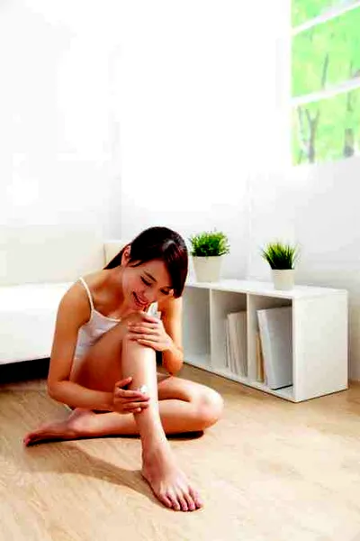 圣诞节蓬松丸子头扎法图解 冬季减龄修颜完美发型