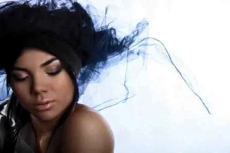 圆脸MM如何显脸瘦 精致内扣梨花头塑造完美V脸