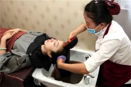 如何在家做头发水疗 一定要彻底洗干净