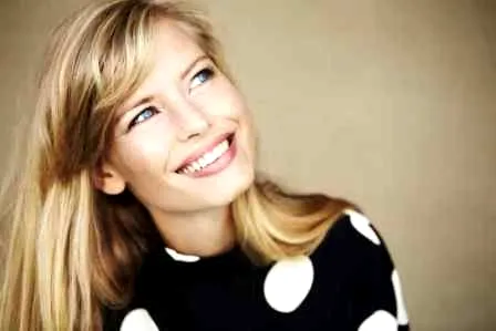 2014年减龄短发波波头发型 早春温暖且时髦的烫发