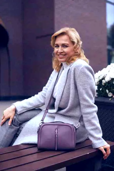 韩国甜美发带怎么带更修颜 教你不同发型发带扎法