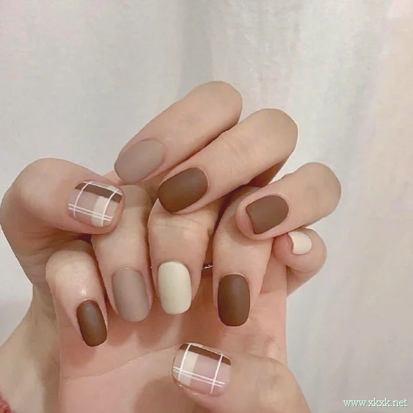 奶茶色美甲图片大全 冬季美甲流行色