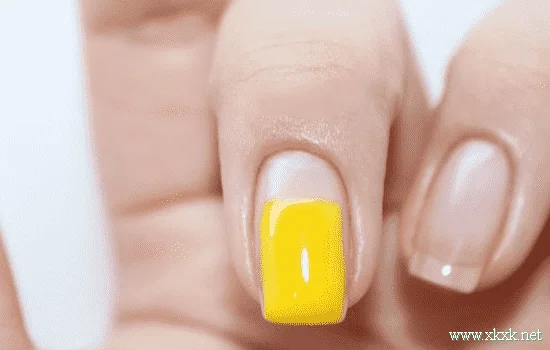 格子美甲教程 时尚华丽格子美甲教程