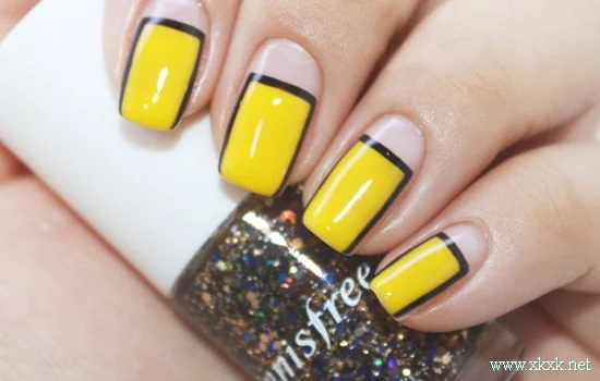 格子美甲教程 时尚华丽格子美甲教程