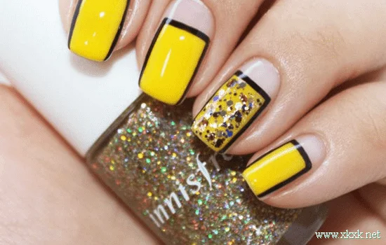 格子美甲教程 时尚华丽格子美甲教程