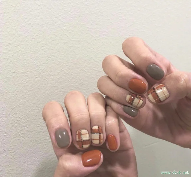 一组适合短指甲女生的美甲图案