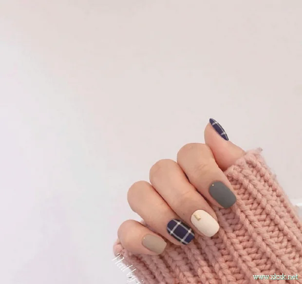 冬季磨砂质感美甲look