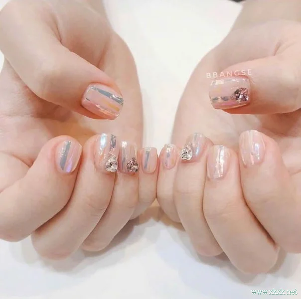 超适合夏天的清爽透明感美甲