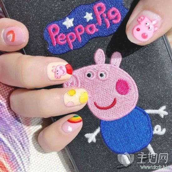 小猪佩奇美甲图片 时尚减龄还很显嫩！